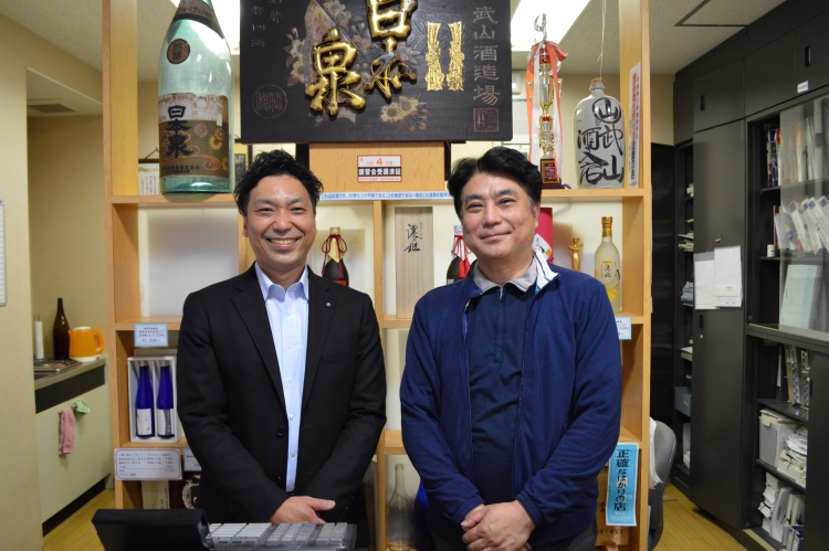 製造責任者の武山孝広さん（写真右）と販売責任者の武山昌平さん（写真左）