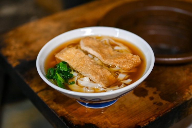 교토의 국물에 맞춰 만들어진 얇은 두께 1mm 이하의 수제 기시멘