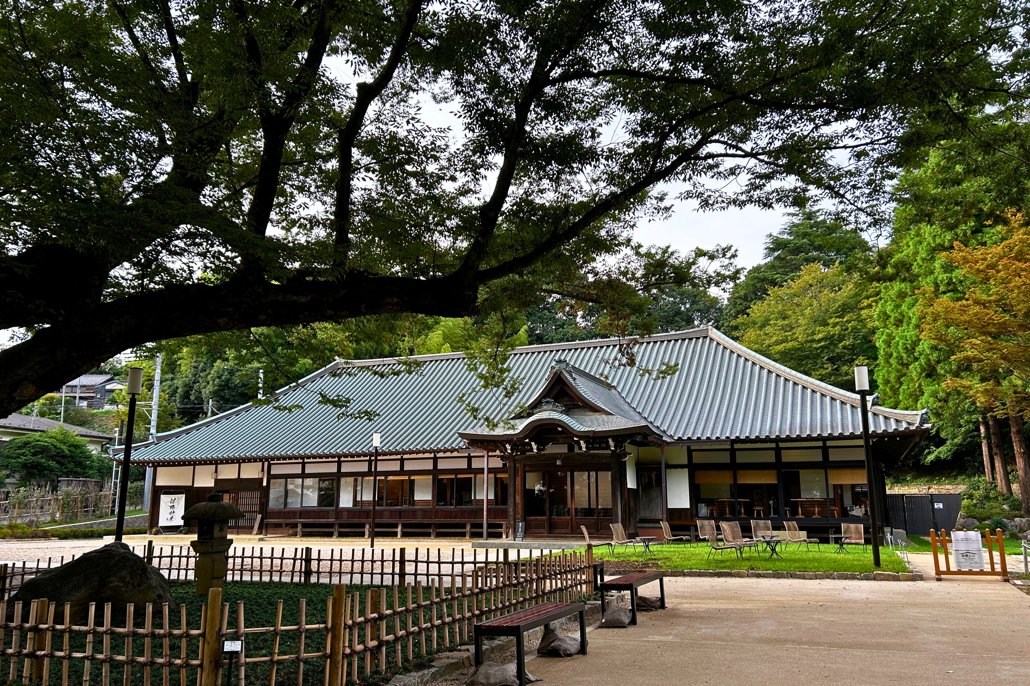 계절의 표정을 비추는 일본 정원에서의 특별한 한때와 마음이 풀리는 제철의 맛
