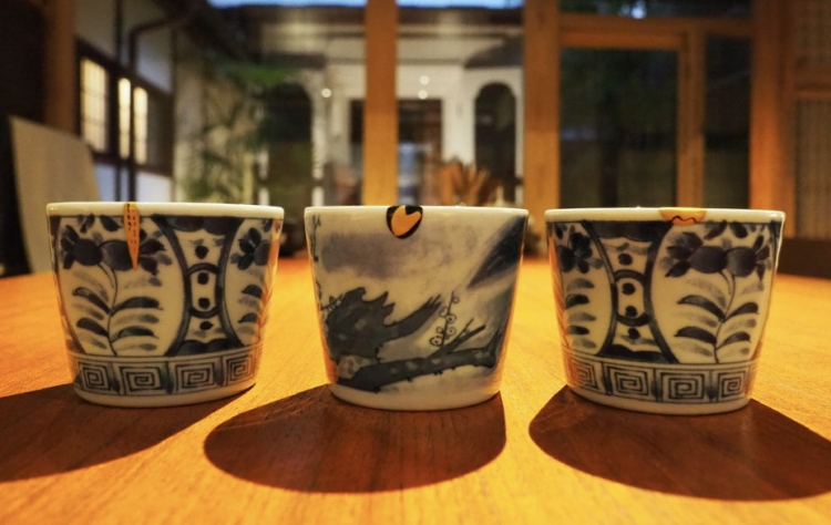 완성된 자신만의 오리지널 패턴이 그려진 그릇