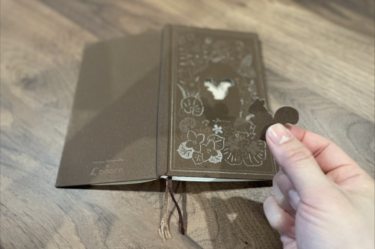 표지 동물을 제거하면 창이 나타나는 노트 "홋카이도의 창"시리즈