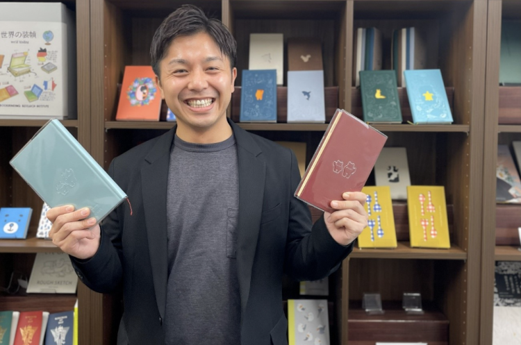 책을 잡으면 마무리 접착제와 제본 기술을 보게된다는 이마무라