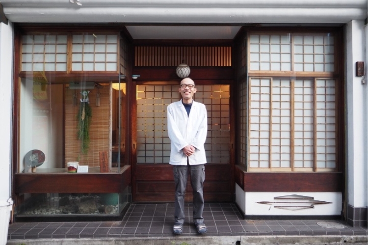 가게의 역사를 가르쳐 준 18대째 점주, 쿠보 테츠야씨